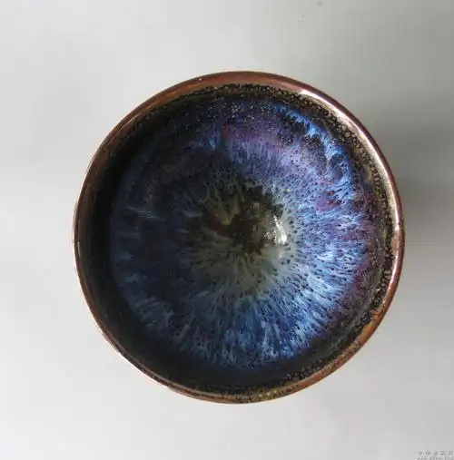 出土宋代建窑碗