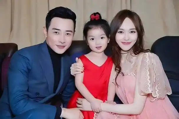 罗晋与唐嫣:不是高攀,是双向奔赴的浪漫_爱情_细节_关怀