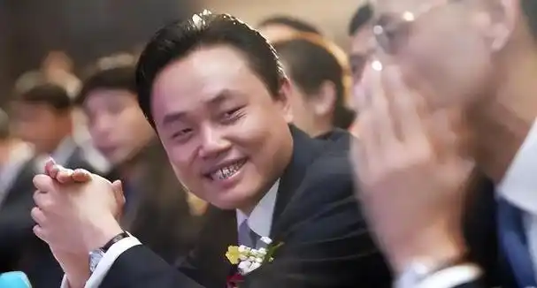 黄光裕:入狱11年,银行账户躺着225亿,出狱后过得如何?