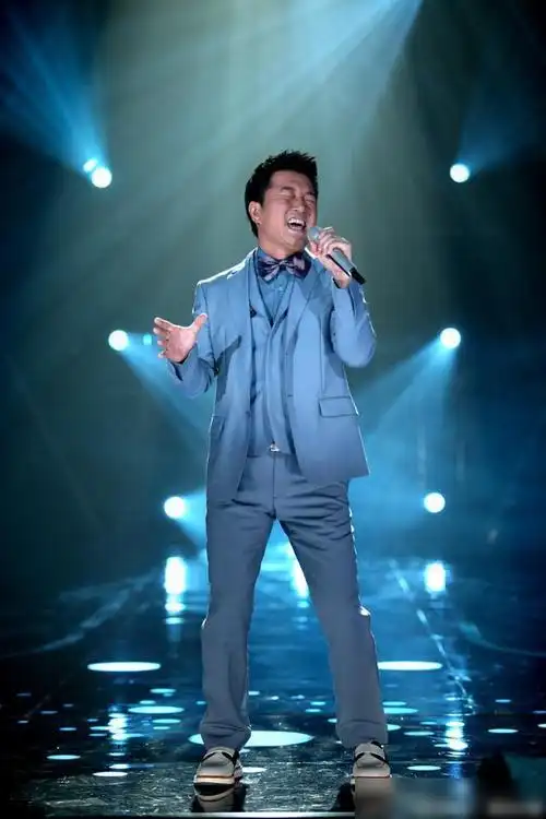 51岁满文军近照曝光身材走样两鬓斑白自称想做个好人