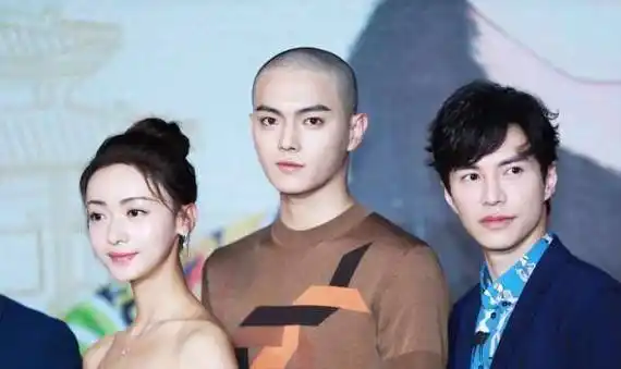 他曾被前女友指控家暴,如今靠《延禧攻略》大火成女人想嫁男人_许凯