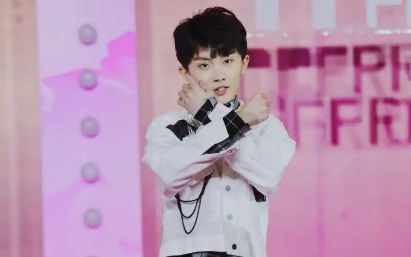 【马嘉祺】五练上海场《英雄》focus_哔哩哔哩_bilibili