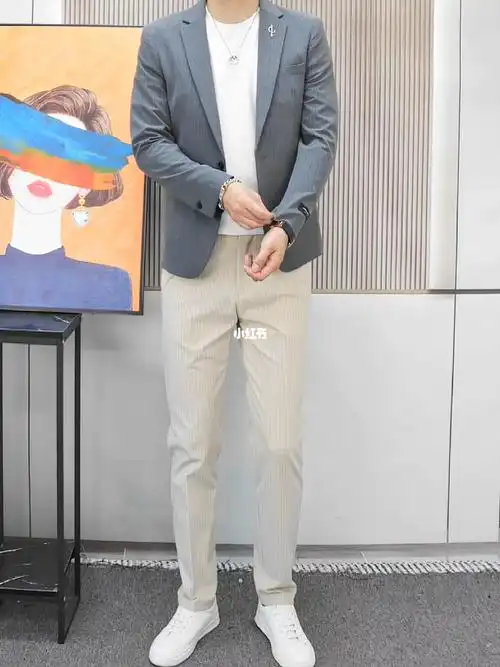 男生职场穿西装记住这几个颜色搭配