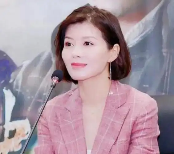 看了傅程鹏如今的现状后,才明白程愫离开他是多么正确的选择