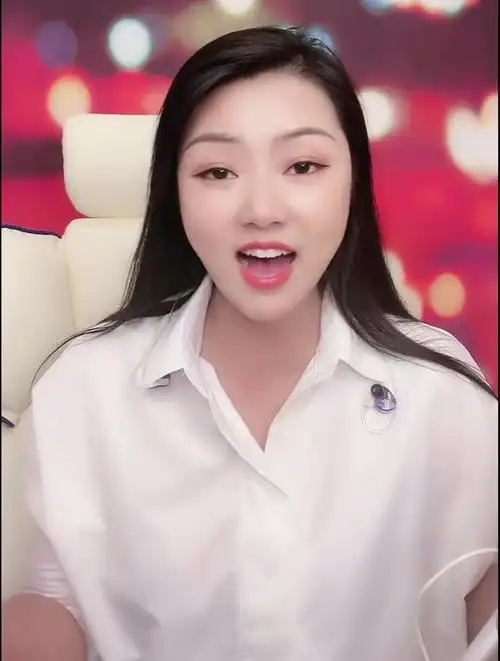 罗姣清唱太阳出来照四方