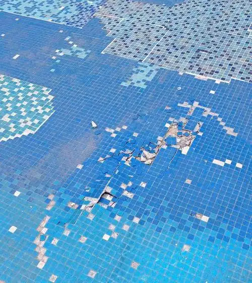 游泳池马赛克翻新刷涂料的方式有二种