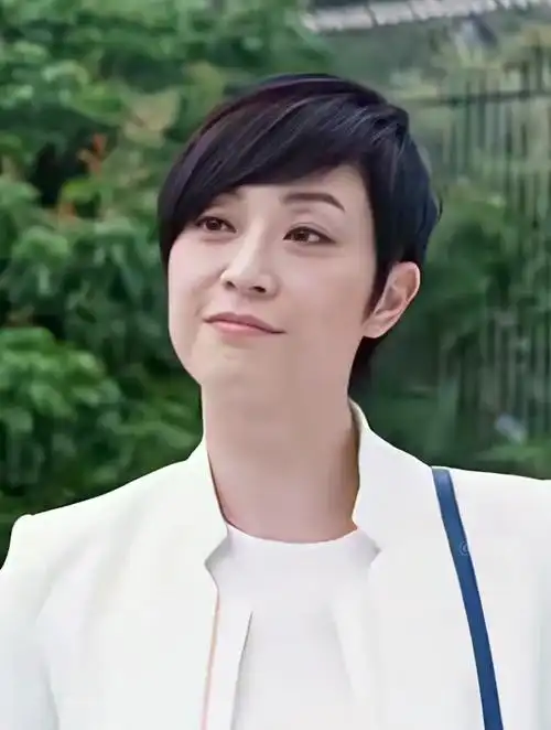 陈法蓉,短发女神,又美又飒!-度小视