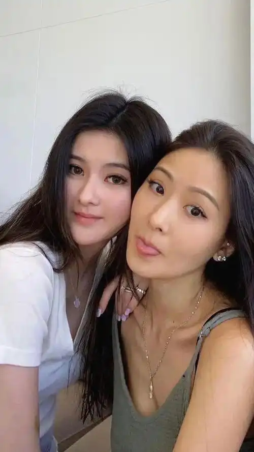 这几位冻龄辣妈真的美到我心坎儿了