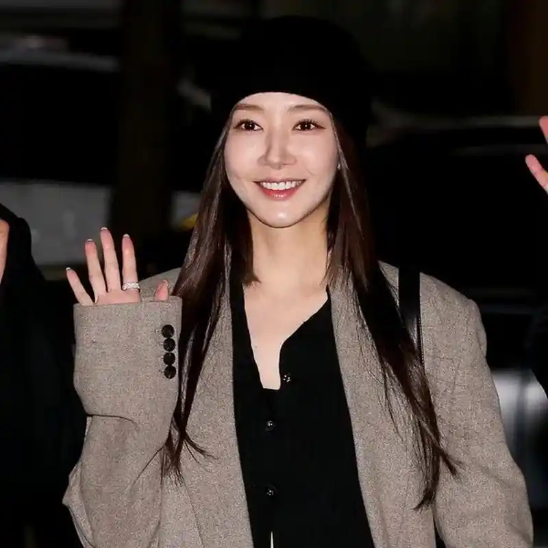 朴敏英,超级耐看的脸,也是李敏镐唯一公开承认的女友