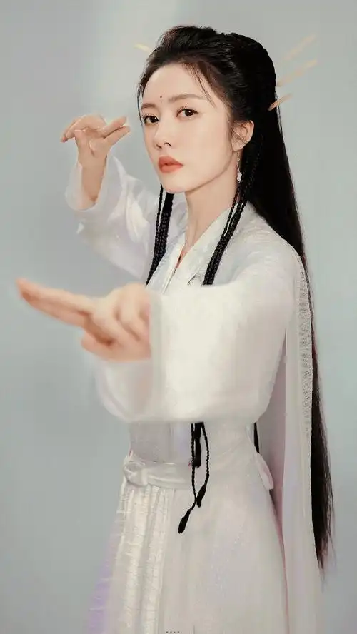 蔡文静cos周芷若