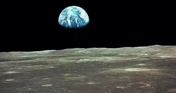 距离38万公里,美国宇航员在月球上看地球,为何会感到恐惧?