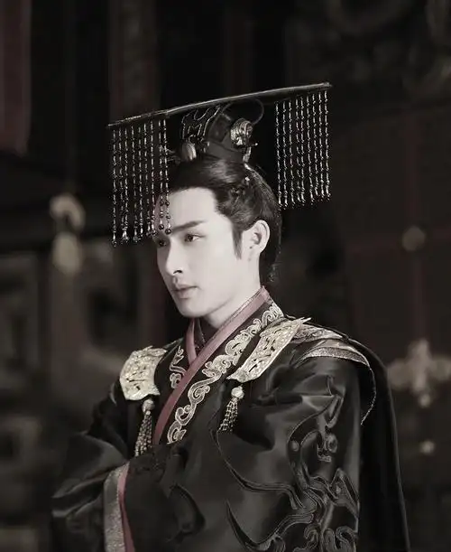 秦始皇嬴政图片 张彬彬版秦始皇嬴政图片_历史_美桌网