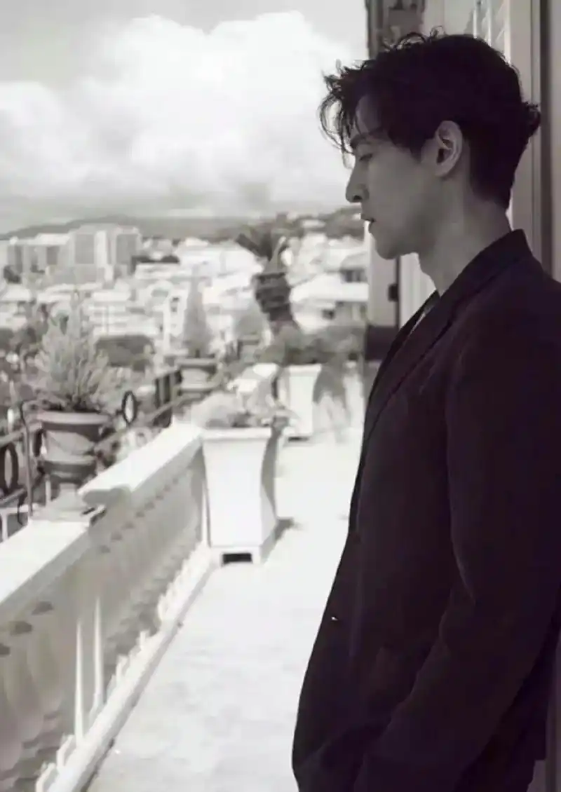 野^o^胡歌 #胡歌#帅哥 #狂野 #头像  - 抖音