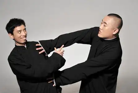 图说:贾旭明(左),张康 网络图