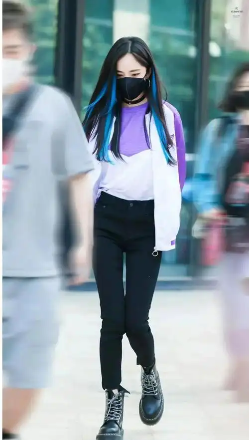 网易首页>网易号>正文申请入驻>杨幂还非常注重服装的色彩搭配.