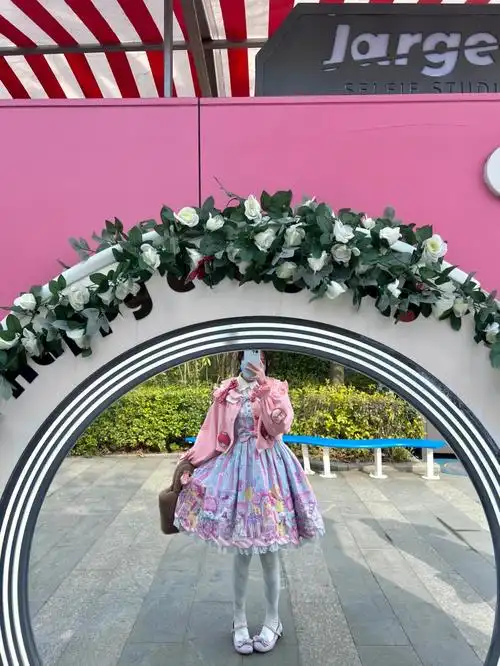 过山车是真的很多 不过我们这次去的时候几个项目在维修裙子:ap tdb