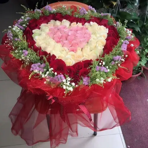 七夕情人节99朵红玫瑰花束广州花店同城鲜花速递深圳郑州中山成都