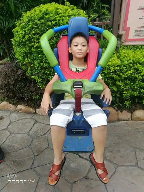 这是鹦鹉过山车的座椅,酷吧