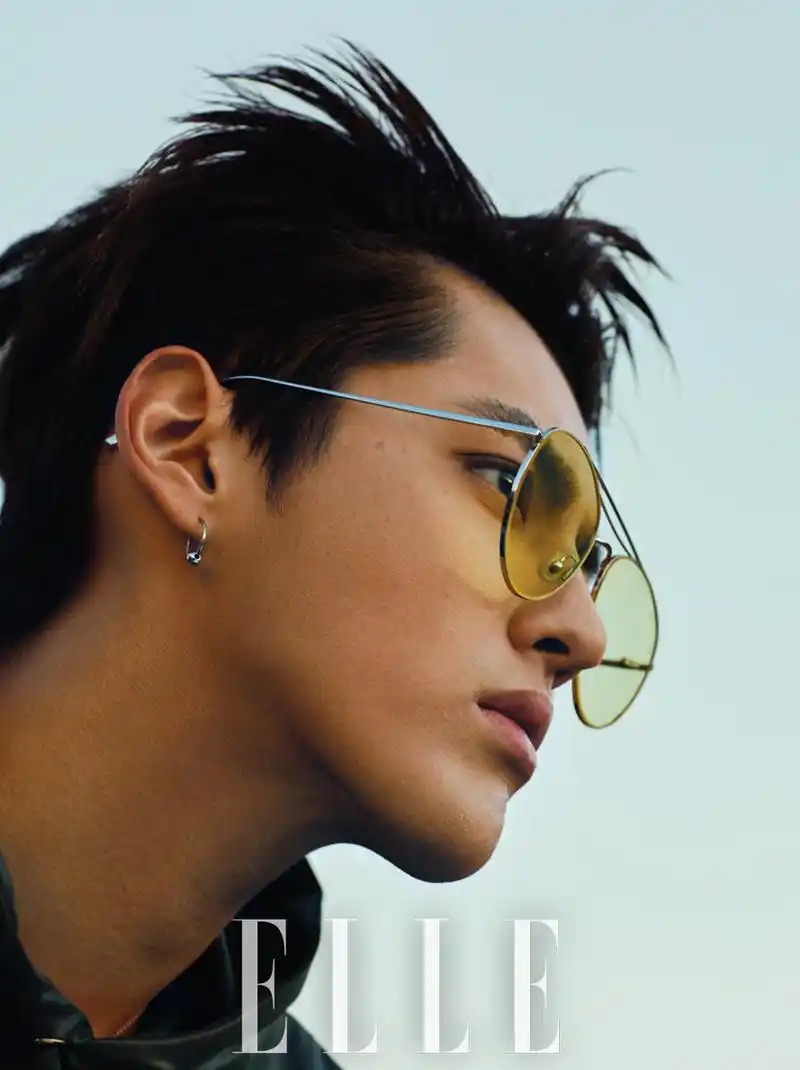 吴亦凡elle五月刊封面:我的世界,与你无关