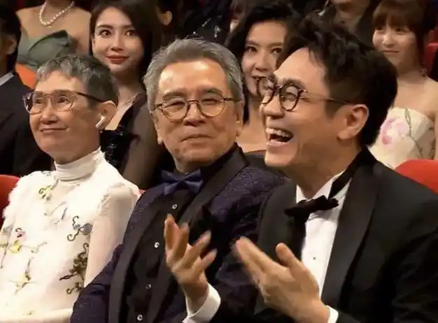 香港这一夜,红毯争艳明星云集,可依旧"救不了"香港电影