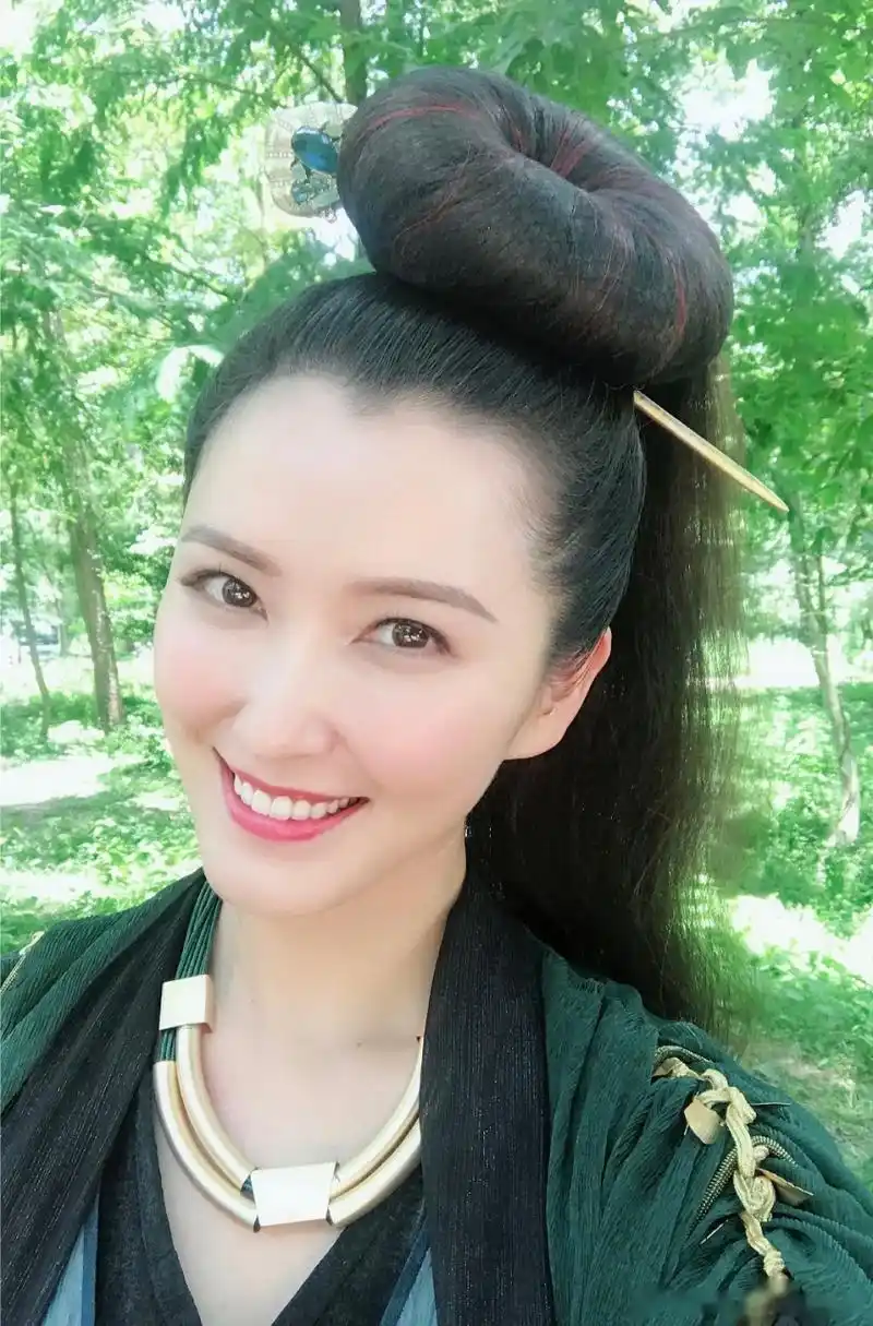 绝代双骄# 里屠娇娇的甜甜圈头很抢镜!询问度很高哦!