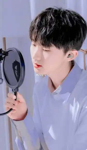 马嘉祺超话mjq#马嘉祺# 你笑起来真好看,像春天的花一样 治愈系的笑容