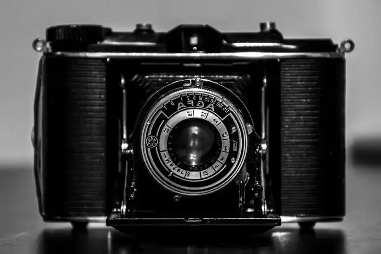 复古孔径模拟古董镜头照片经典怀旧