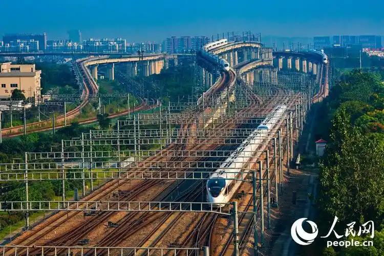 6.8万幅照片展示中国成就 第二届全国工业摄影展开幕