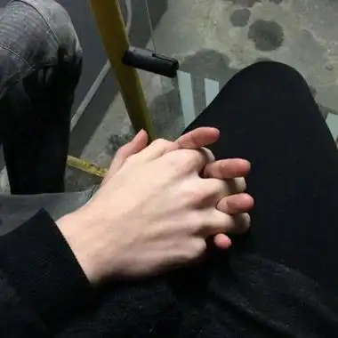 手控男女牵手头像 男女各一只手牵手图片头像_情侣头像_美头网