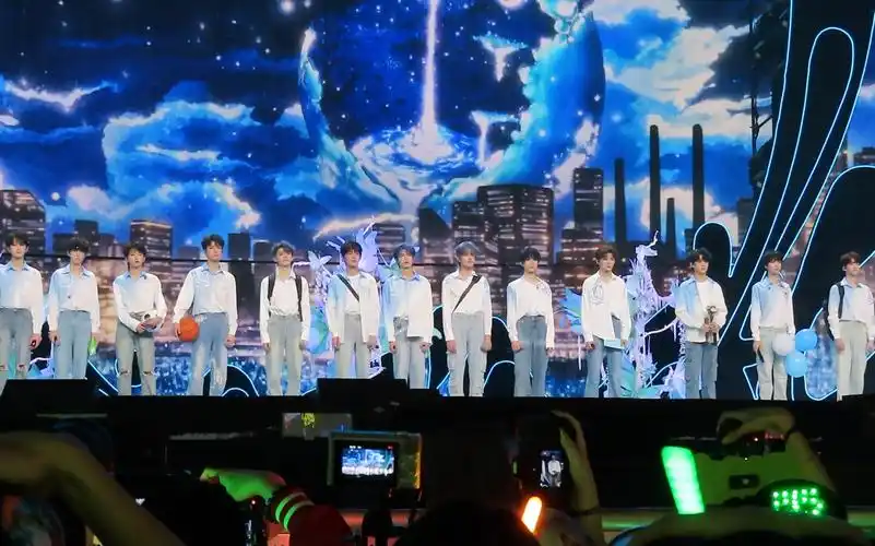 【tf家族】登陆计划"让我们不顾一切"《剩下的盛夏》这个夏天有了一个