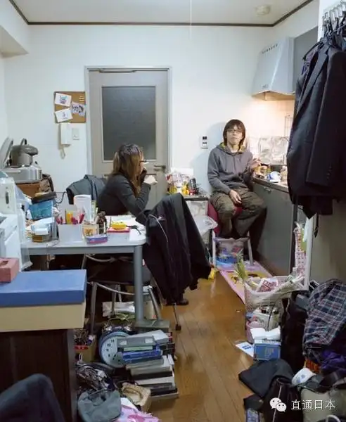 有趣的三张照片带你看看日本人真实的日常生活