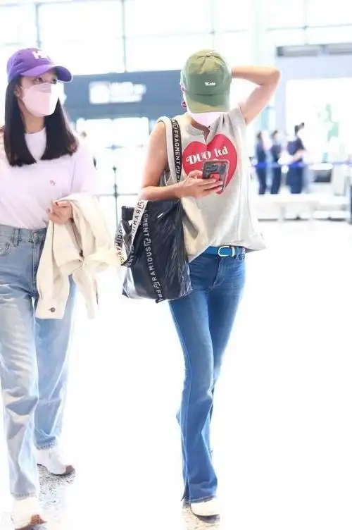 穿3000元潮牌大长腿瞩目,身高1米7超妈妈|马伊琍|包文婧_网易订阅