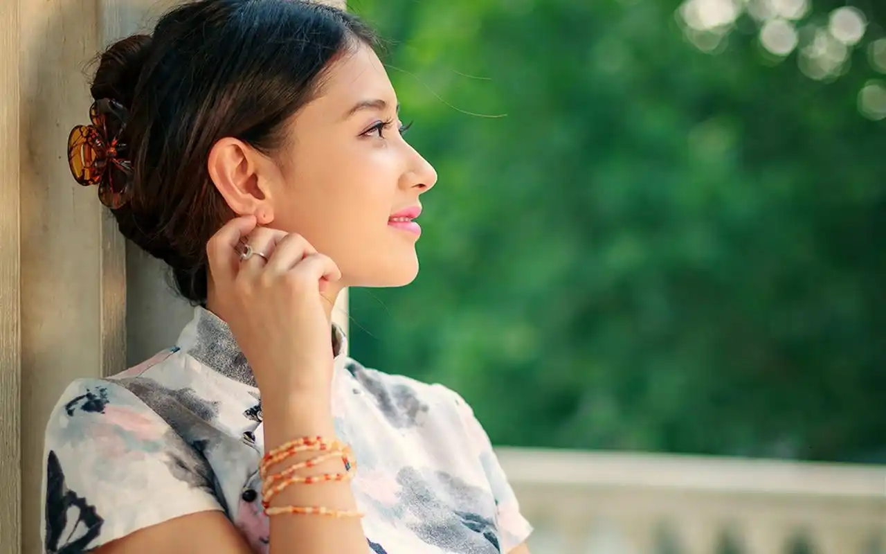 中国风旗袍美女桌面壁纸 - 第2张