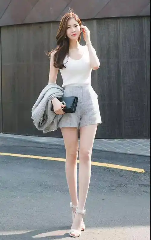 李溪芮的腿,lisa的腿,女孩子的腿到底有多细?_网友_女生_女神