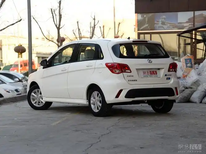 北汽新能源ev200 2015款 ev200 轻秀版