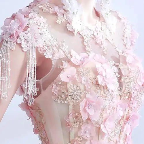 粉色蔷薇花朵新娘婚纱礼服结婚敬酒服粉红色