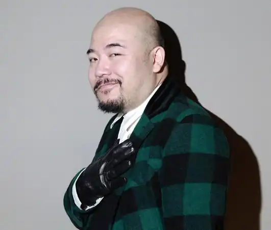 黄伟文爆料 两歌手为求歌词无所不用其极