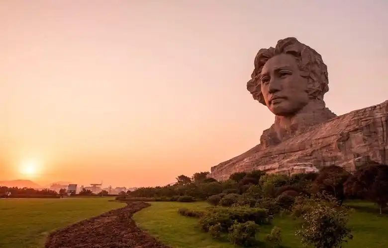 【图片1】橘子洲头秋意正浓--蜂鸟论坛照片套图