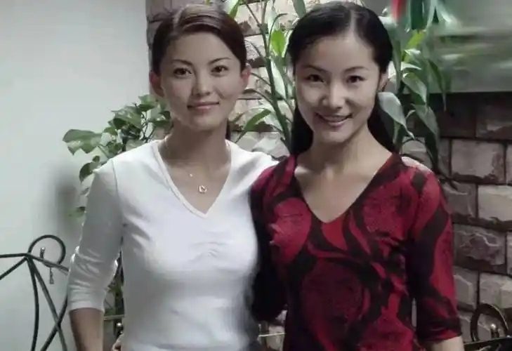 李湘10年前生活照曝光,被指形象变化太大,网友:岁月不饶人_娱乐_事情