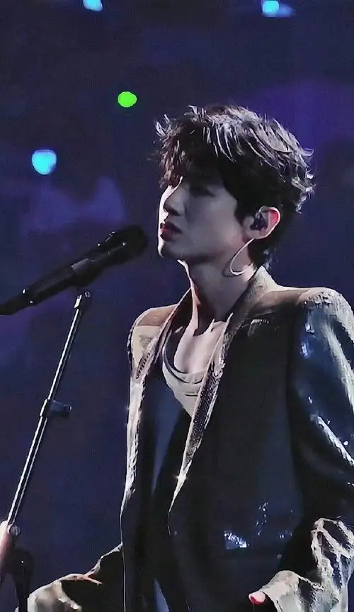 不发白敬亭疯发什么疯##白敬亭唱歌太好听了