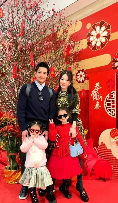 郭富城回港陪妻女过年!小22岁娇妻疑怀三胎,结婚6年已生2个女儿