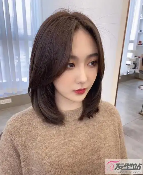 2021新款齐肩短发推荐 减龄修颜长脸圆脸也适合_发型站_最新流行发型