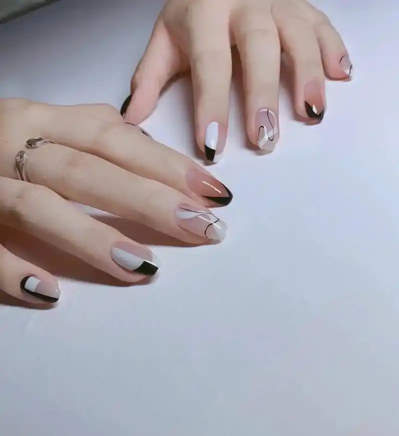 超好看的美甲 #人气美甲美睫店铺推荐 #简约温柔 - 抖音