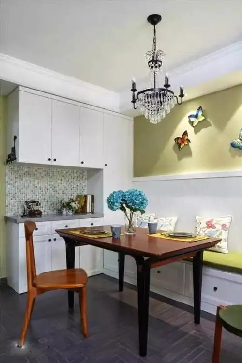 进门就是客厅和餐厅的房型,怎样设计玄关?