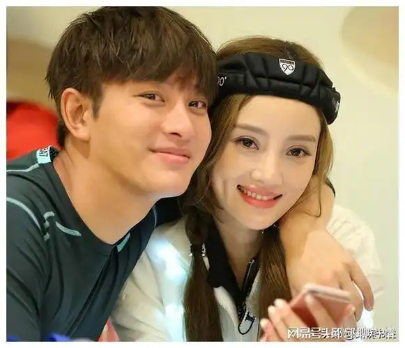 韩庚|李晨|甜馨|董璇|贾乃亮|蒲巴甲_网易订阅