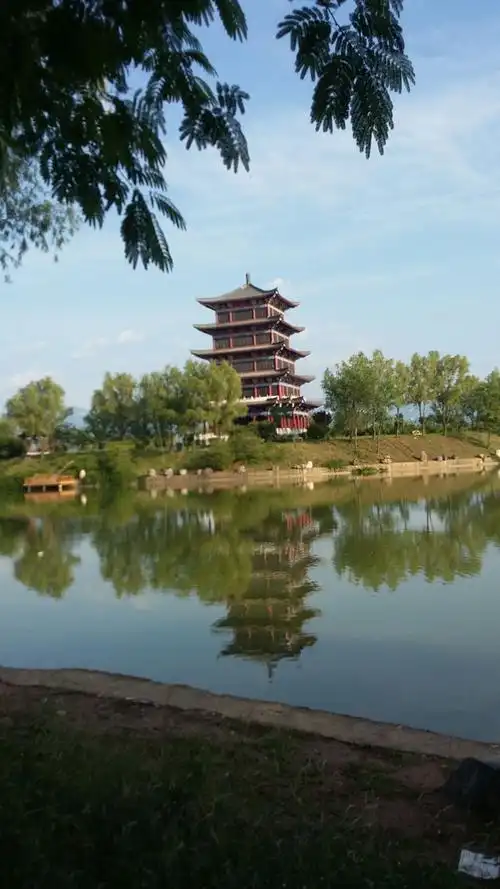 我的微册 __洛宁人工湖美景