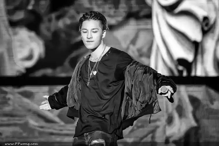 东永裴##太阳##yb#cr logo