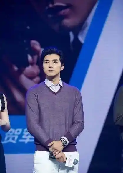 原创 贺军翔还是留短发吧!