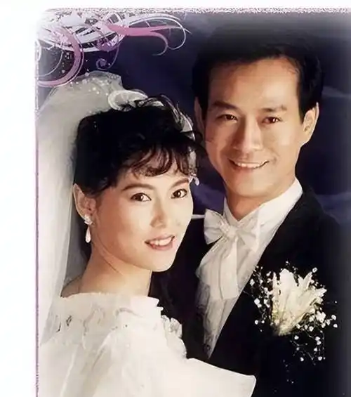 官晶华我最对不起的就是沈殿霞因为是我让她和郑少秋分手