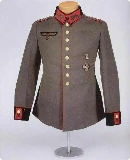 德国国家队队服图片(二战时德国军装鉴赏:让德军被称之为优雅的恶魔)